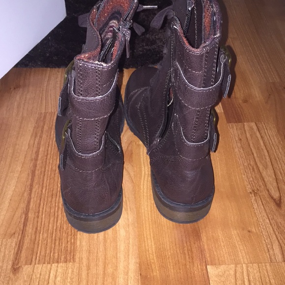 Boots - Picture 3 of 3